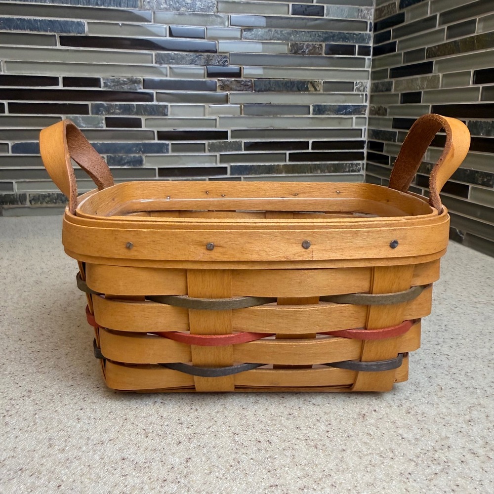 VTG Longaberger 1995 Handwoven Basket w/ Leather Handles & Plastic Liner 7" x 5"